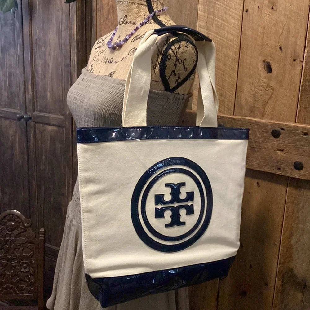 New. Canvas tote. - Picture 3 of 7